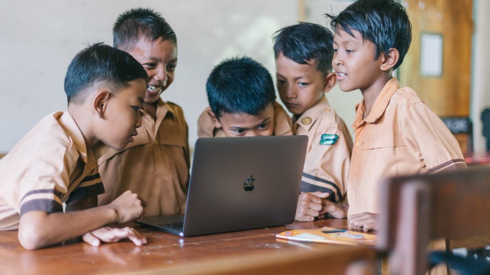 Selamat Datang di SMK Uji MSE5Z73G